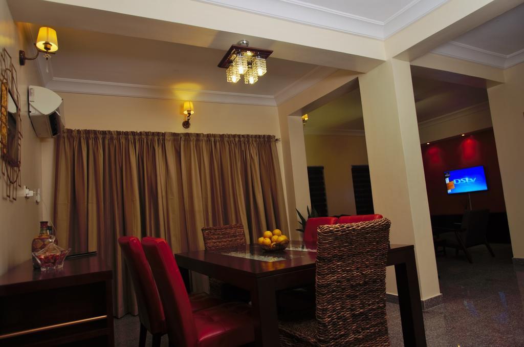 Gemini Place Apartments Лагос Номер фото